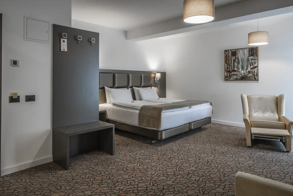 Queen Deluxe Room